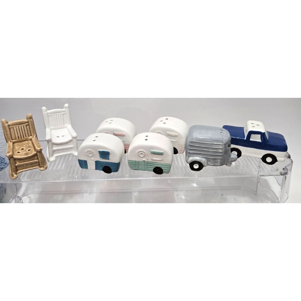 Cracker Barrel Novelty Salt & Pepper Shaker Set Retro Travel Trailer RV Porch